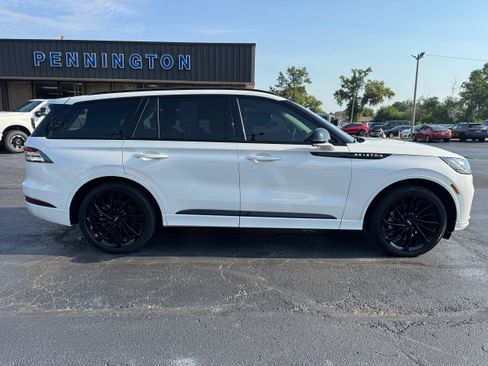 Used 2025 Lincoln Aviator Reserve w/ Luxury Package RWD image 8