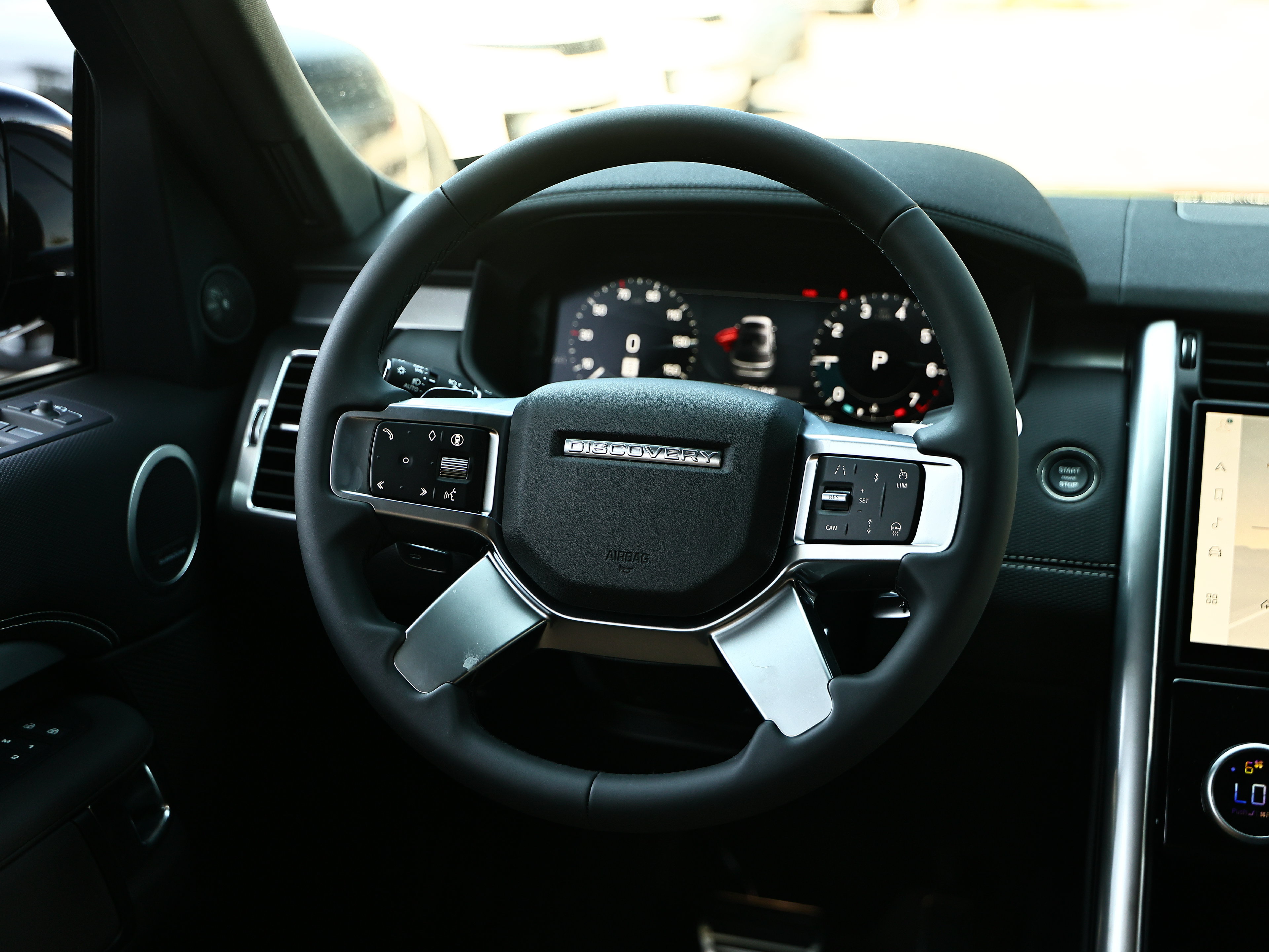 New 2026 Land Rover Discovery Limited Edition AWD/4WD image 34