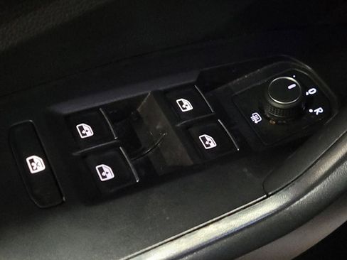 Used 2024 Volkswagen Jetta SE image 27