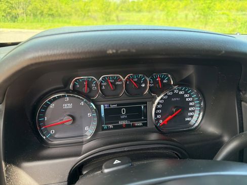 Used 2019 Chevrolet Suburban LT AWD/4WD image 9