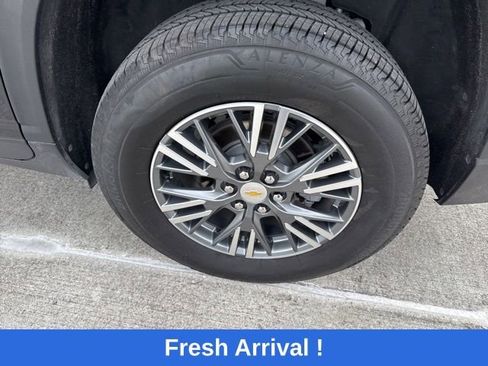 Used 2024 Chevrolet Traverse LS FWD image 17