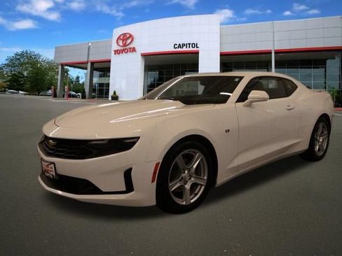 Used 2023 Chevrolet Camaro LT RWD image 6
