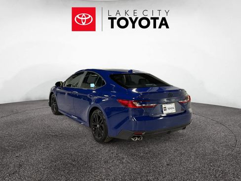 Used 2026 Toyota Camry SE image 4