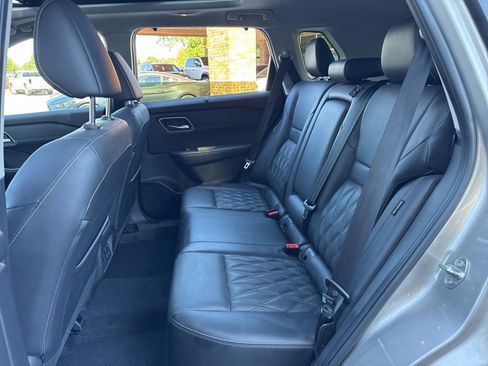Used 2024 Nissan Rogue Platinum w/ Platinum Premium Package AWD/4WD image 6