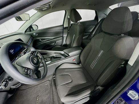 Used 2024 Hyundai Elantra SEL image 13