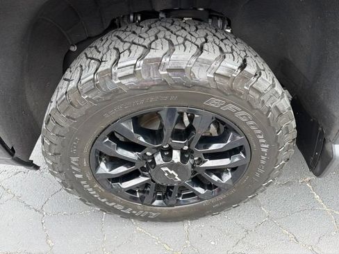 Certified 2025 Chevrolet Silverado 2500 LTZ w/ Trail Boss Package AWD/4WD image 10