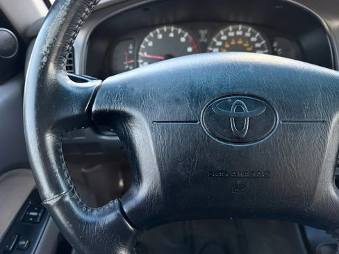 Used 2002 Toyota 4Runner SR5 AWD/4WD image 25