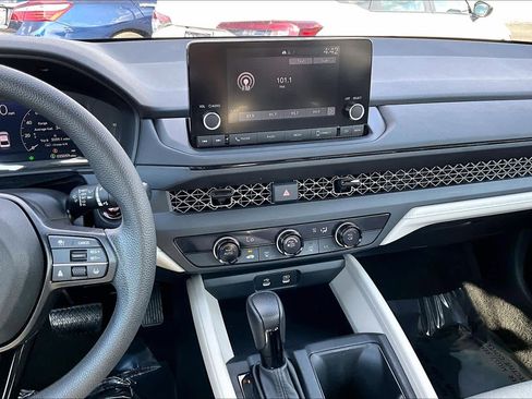 Used 2023 Honda Accord LX image 7