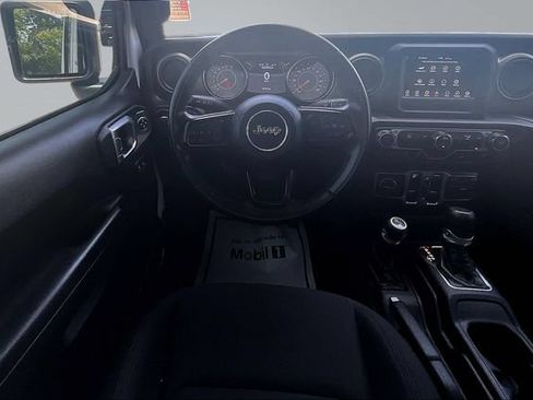 Used 2022 Jeep Gladiator Sport AWD/4WD image 9