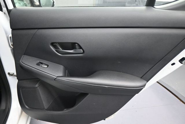 Used 2024 Nissan Sentra SV FWD image 15