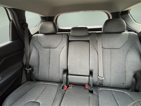 Certified 2023 Hyundai Santa Fe SE image 11