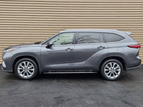 Used 2020 Toyota Highlander Limited image 2