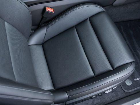 Certified 2026 Porsche Taycan AWD/4WD image 40