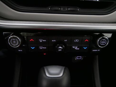 Used 2025 Jeep Compass Limited AWD/4WD image 26