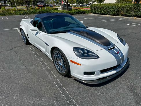 Used 2013 Chevrolet Corvette Grand Sport w/ 4LT Preferred Equipment Group RWD image 3