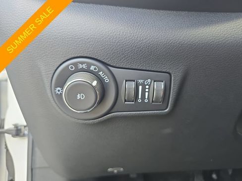Certified 2025 Jeep Compass Limited w/ Sun & Sound Group AWD/4WD image 21