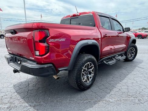Used 2024 Chevrolet Colorado ZR2 w/ Technology Package AWD/4WD image 5