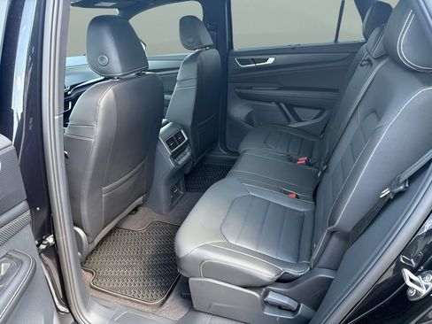 Used 2024 Volkswagen Atlas Cross Sport SEL R-Line AWD/4WD image 22