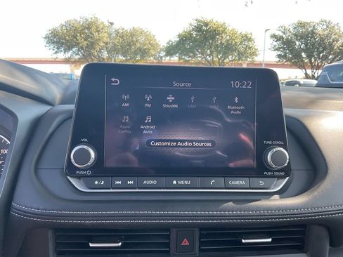 Used 2025 Nissan Rogue SV FWD image 30