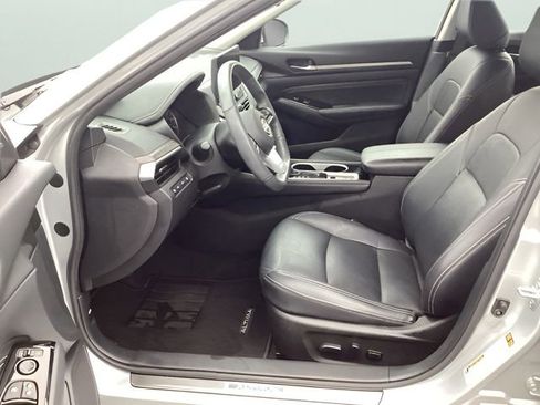 Used 2023 Nissan Altima 2.5 SL AWD/4WD image 16