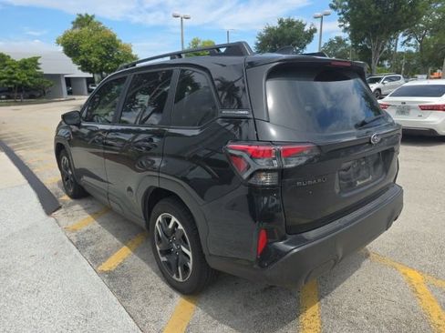 Used 2025 Subaru Forester Premium AWD/4WD image 6