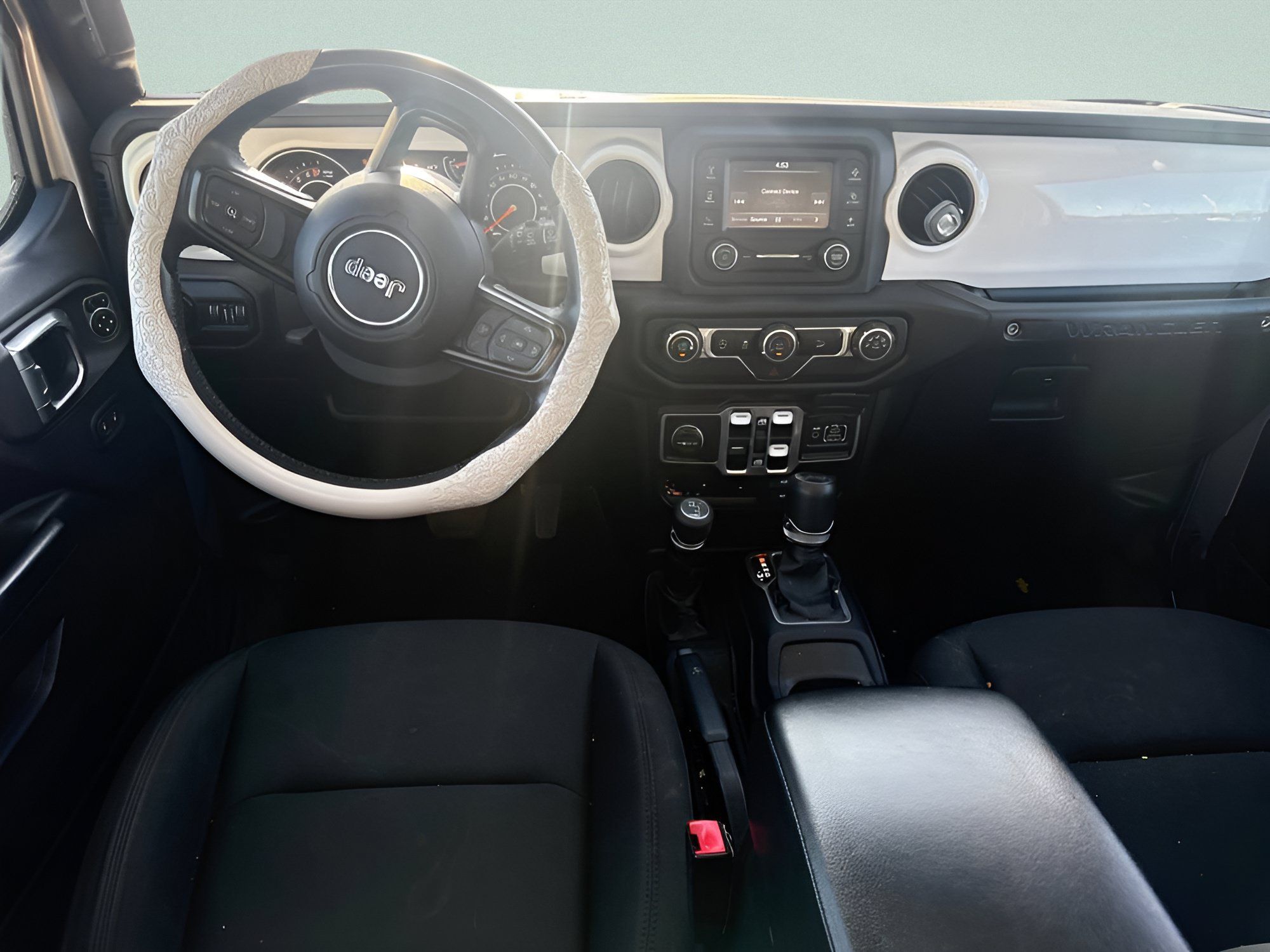 Used 2018 Jeep Wrangler Unlimited Sport S AWD/4WD image 14