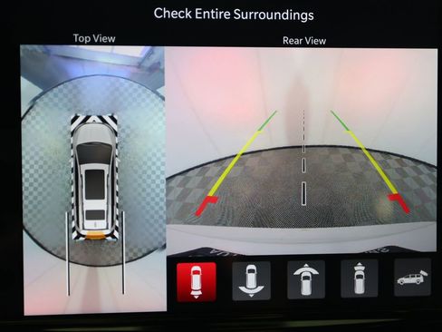 Used 2024 Chrysler Pacifica Select image 28