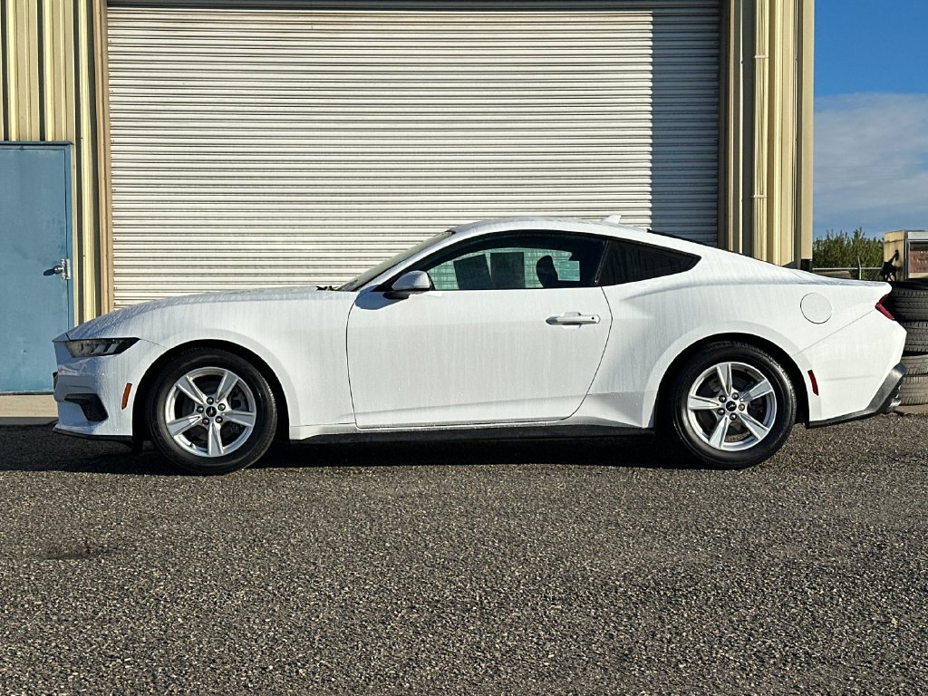 Used 2024 Ford Mustang Coupe RWD image 7