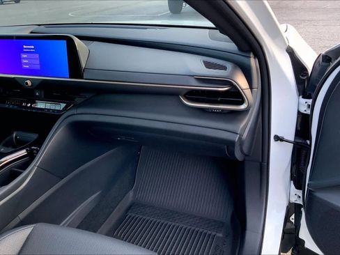 Used 2024 Toyota Crown Limited image 18