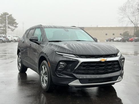 Certified 2024 Chevrolet Blazer LT w/ Convenience Package image 3