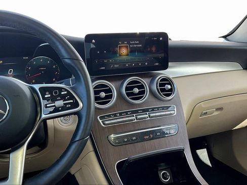 Used 2021 Mercedes-Benz GLC 300 4MATIC image 9