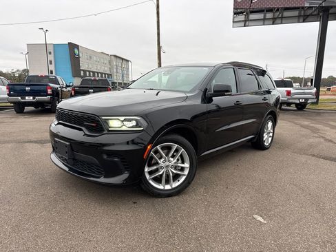 Used 2024 Dodge Durango GT image 2