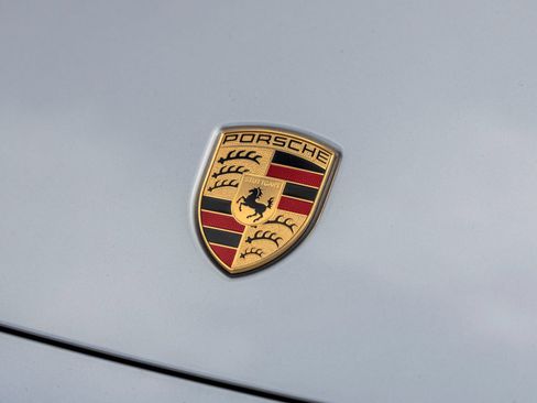 Certified 2021 Porsche Cayenne AWD/4WD image 17