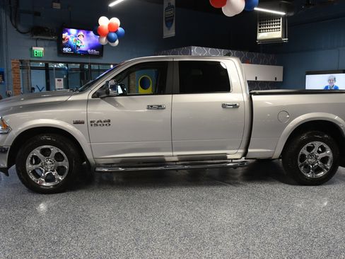 Used 2018 RAM 1500 Laramie image 12