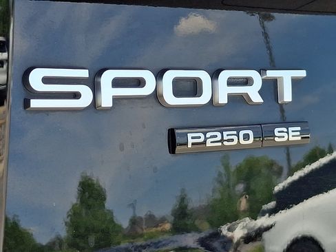 Used 2020 Land Rover Discovery Sport SE AWD/4WD image 34