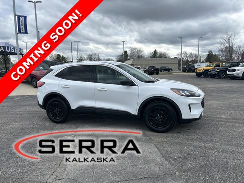 Certified 2022 Ford Escape SE image 1