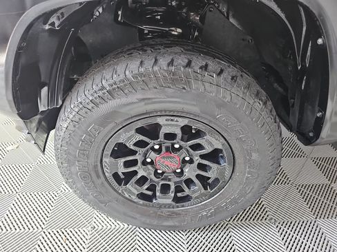 Used 2022 Toyota Tacoma SR5 w/ Technology Package RWD image 10