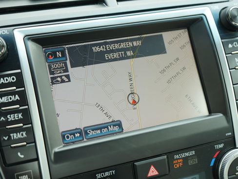 Used 2012 Toyota Camry XLE FWD image 20