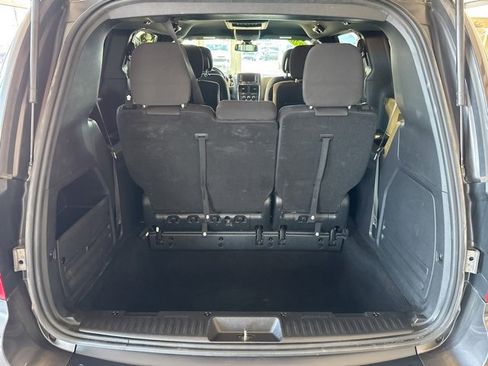 Used 2020 Dodge Grand Caravan SE image 21