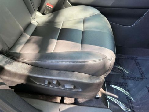 Certified 2022 Cadillac XT4 Premium Luxury w/ Technology Package image 15