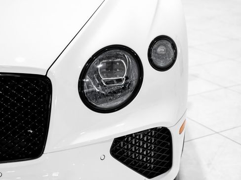 Used 2020 Bentley Continental GT image 52