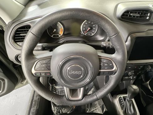 Used 2022 Jeep Renegade Latitude w/ Convenience Group AWD/4WD image 11