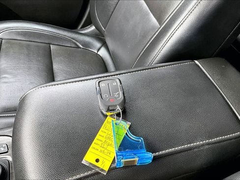 Used 2023 GMC Acadia SLT image 36