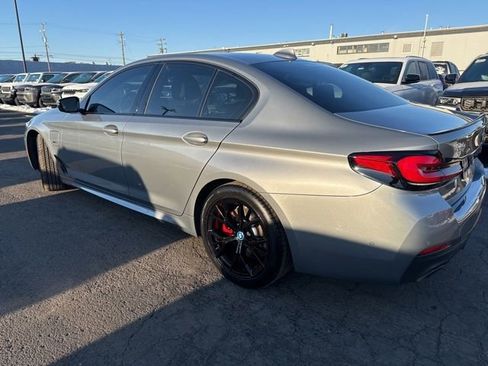 Used 2023 BMW 530e xDrive w/ Premium Package AWD/4WD image 6