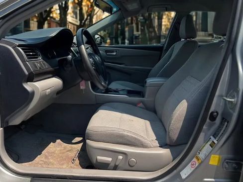 Used 2016 Toyota Camry SE image 16