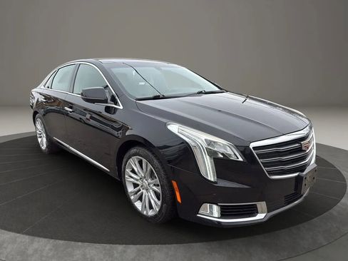 Used 2018 Cadillac XTS Luxury image 3