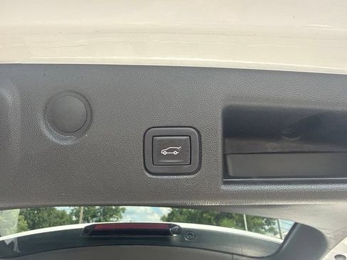 Used 2024 Chevrolet Equinox LT FWD image 9