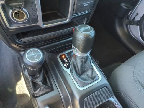 Used 2018 Jeep Wrangler Sport image 20