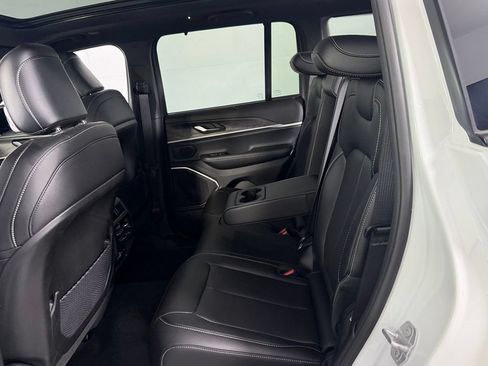 Used 2025 Jeep Grand Cherokee Limited 4xe AWD/4WD image 27