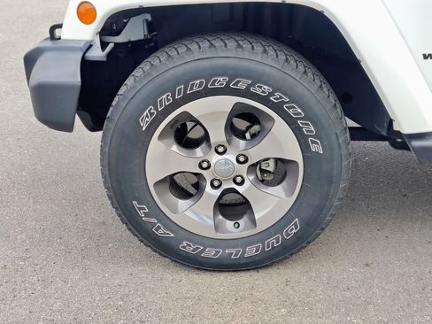 Used 2017 Jeep Wrangler Sahara image 8